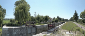 Le site d'écluse vu d'aval. © Région Bourgogne-Franche-Comté, Inventaire du patrimoine