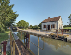 Le site d'écluse avec la maison éclusière, rive droite. © Région Bourgogne-Franche-Comté, Inventaire du patrimoine