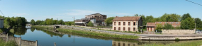 Vue d'ensemble des bâtiments et du port. © Région Bourgogne-Franche-Comté, Inventaire du patrimoine