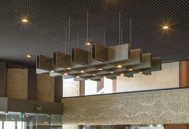 Lustre du hall. © Région Bourgogne-Franche-Comté, Inventaire du patrimoine