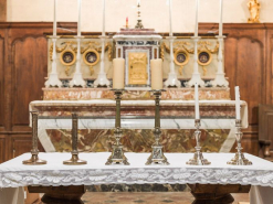 Six chandeliers. © Région Bourgogne-Franche-Comté, Inventaire du patrimoine