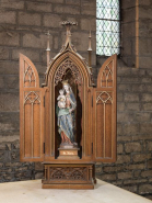 Vue d'ensemble de la statue de la Vierge à l'enfant, coffret ouvert. © Région Bourgogne-Franche-Comté, Inventaire du patrimoine