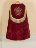 Chape rouge. © Région Bourgogne-Franche-Comté, Inventaire du patrimoine