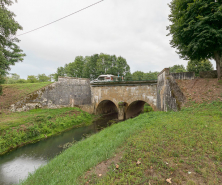 Vue d'ensemble, rive droite. © Région Bourgogne-Franche-Comté, Inventaire du patrimoine