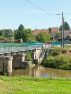 Vanne sur la Dheune permettant d'alimenter la rigole. © Région Bourgogne-Franche-Comté, Inventaire du patrimoine