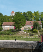 Vue du sas et de la maison éclusière. © Région Bourgogne-Franche-Comté, Inventaire du patrimoine