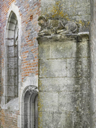 Sculpture animale sur le contrefort gauche de la chapelle gauche. © Région Bourgogne-Franche-Comté, Inventaire du patrimoine