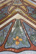 Motif de l'angle, détail, iris. © Région Bourgogne-Franche-Comté, Inventaire du patrimoine