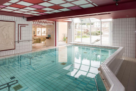 Établissement thermal piscine © Région Bourgogne-Franche-Comté, Inventaire du patrimoine