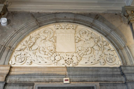 Théâtre bas-relief © Région Bourgogne-Franche-Comté, Inventaire du patrimoine