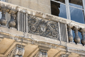 Théâtre bas-relief © Région Bourgogne-Franche-Comté, Inventaire du patrimoine