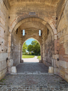 Fortification d'agglomération porte de ville © Région Bourgogne-Franche-Comté, Inventaire du patrimoine
