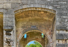 Fortification d'agglomération porte de ville © Région Bourgogne-Franche-Comté, Inventaire du patrimoine