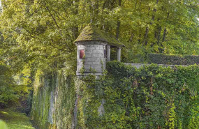 Fortification d'agglomération bastion © Région Bourgogne-Franche-Comté, Inventaire du patrimoine