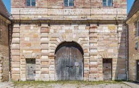 Fortification d'agglomération porte de ville © Région Bourgogne-Franche-Comté, Inventaire du patrimoine