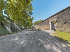Fortification d'agglomération courtine © Région Bourgogne-Franche-Comté, Inventaire du patrimoine