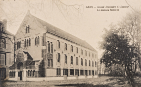 Galerie ouverte baie cloître © Région Bourgogne-Franche-Comté, Inventaire du patrimoine