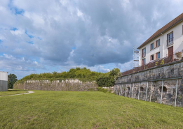 Fortification d'agglomération bastion courtine © Région Bourgogne-Franche-Comté, Inventaire du patrimoine