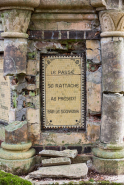 Fabrique de jardin croix monumentale © Région Bourgogne-Franche-Comté, Inventaire du patrimoine