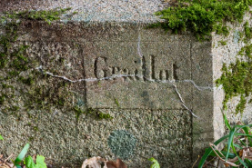 Fabrique de jardin croix monumentale © Région Bourgogne-Franche-Comté, Inventaire du patrimoine