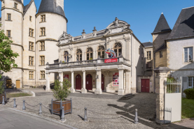 Théâtre sculpture © Région Bourgogne-Franche-Comté, Inventaire du patrimoine