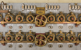  théâtre tableau de commande © Région Bourgogne-Franche-Comté, Inventaire du patrimoine