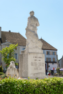 Statue groupe sculpté monument aux morts © Région Bourgogne-Franche-Comté, Inventaire du patrimoine