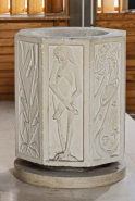 Fonts baptismaux bas-relief © Région Bourgogne-Franche-Comté, Inventaire du patrimoine