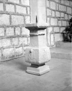 Support de bénitier ou de cuve baptismale. © Région Bourgogne-Franche-Comté, Inventaire du patrimoine