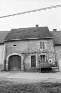 Façade antérieure en 1974. © Région Bourgogne-Franche-Comté, Inventaire du patrimoine