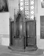Confessionnal du collatéral gauche. © Région Bourgogne-Franche-Comté, Inventaire du patrimoine