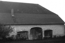 Vue du mur gouttereau droit. © Région Bourgogne-Franche-Comté, Inventaire du patrimoine