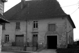 Vue de trois quarts droit. © Région Bourgogne-Franche-Comté, Inventaire du patrimoine