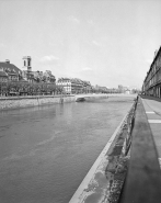 Quai Veil-Picard et quai de Strasbourg, église de la Madeleine vus depuis le quai Vauban. © Région Bourgogne-Franche-Comté, Inventaire du patrimoine
