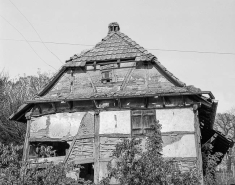 Détail : mur à pans de bois hourdés de torchis. © Région Bourgogne-Franche-Comté, Inventaire du patrimoine