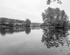 Vue de la passerelle de Lougres. © Région Bourgogne-Franche-Comté, Inventaire du patrimoine