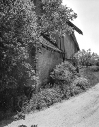 Façade sur le chemin. © Région Bourgogne-Franche-Comté, Inventaire du patrimoine