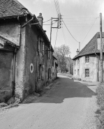 Une rue du village. © Région Bourgogne-Franche-Comté, Inventaire du patrimoine