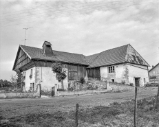 Ferme située au lieu-dit La Motte, cadastrée A2 193 : façade latérale droite. © Région Bourgogne-Franche-Comté, Inventaire du patrimoine
