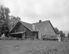 Façades antérieure et latérale. © Région Bourgogne-Franche-Comté, Inventaire du patrimoine