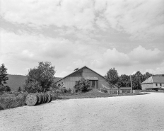 Vue d'ensemble depuis la rue. © Région Bourgogne-Franche-Comté, Inventaire du patrimoine