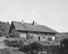 Ferme située au lieu-dit Les Pargots : façade latérale gauche. © Région Bourgogne-Franche-Comté, Inventaire du patrimoine