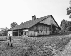 Façades postérieure et latérale droite. © Région Bourgogne-Franche-Comté, Inventaire du patrimoine