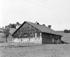 Façades antérieure et latérale droite. © Région Bourgogne-Franche-Comté, Inventaire du patrimoine