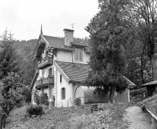 Façades antérieure et latérale droite. © Région Bourgogne-Franche-Comté, Inventaire du patrimoine
