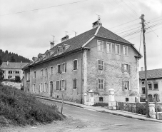 Façades antérieure et latérale droite. © Région Bourgogne-Franche-Comté, Inventaire du patrimoine