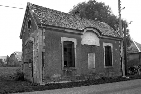 Façade antérieure vue de trois quarts gauche. © Région Bourgogne-Franche-Comté, Inventaire du patrimoine