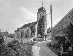 Façade antérieure et face latérale gauche. © Région Bourgogne-Franche-Comté, Inventaire du patrimoine