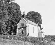 Façade antérieure et face latérale droite. © Région Bourgogne-Franche-Comté, Inventaire du patrimoine