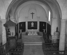 Intérieur : nef et choeur vus depuis la tribune. © Région Bourgogne-Franche-Comté, Inventaire du patrimoine